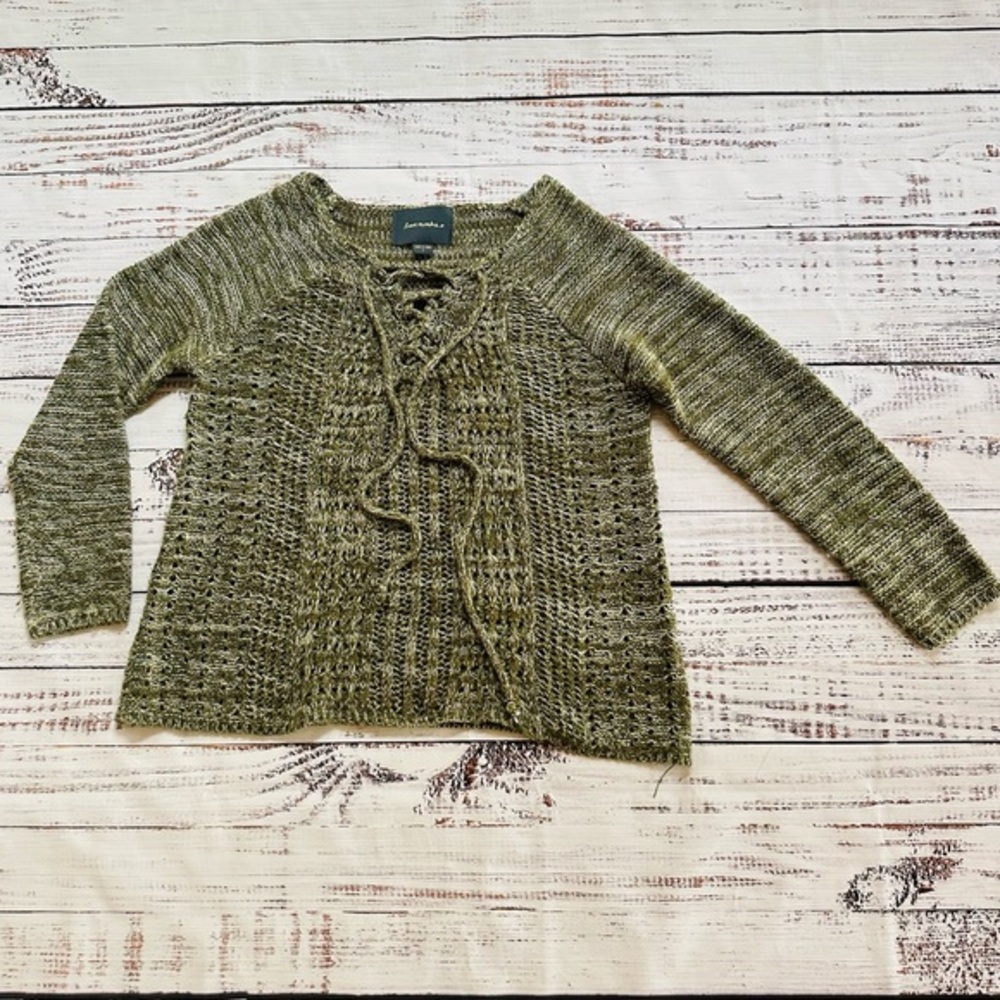 Girls green knit sweater! Size 14/16
